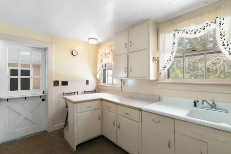 30 Leonard Road Dummerston VT 05301