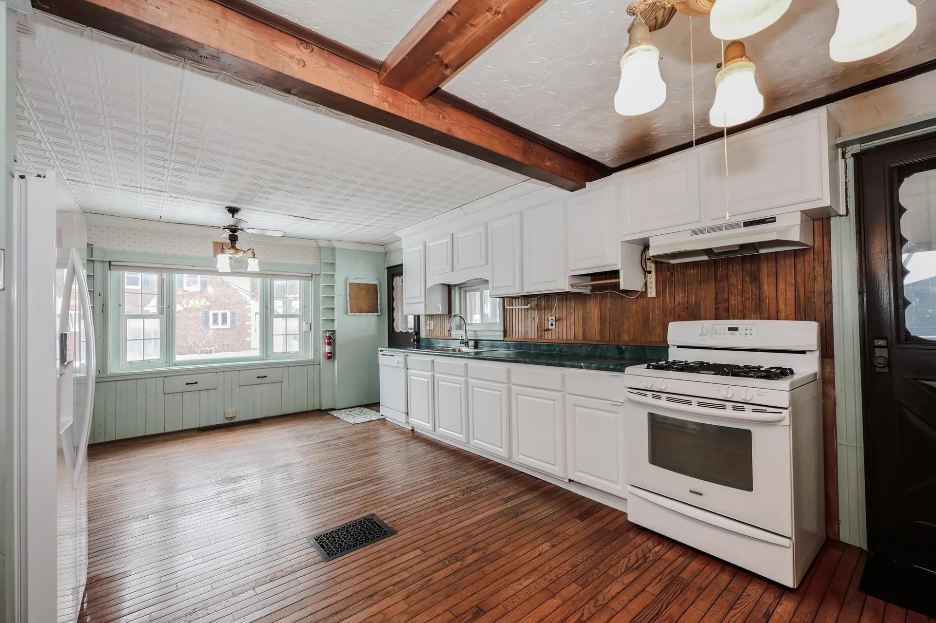 145 Candia Road Manchester NH 03109