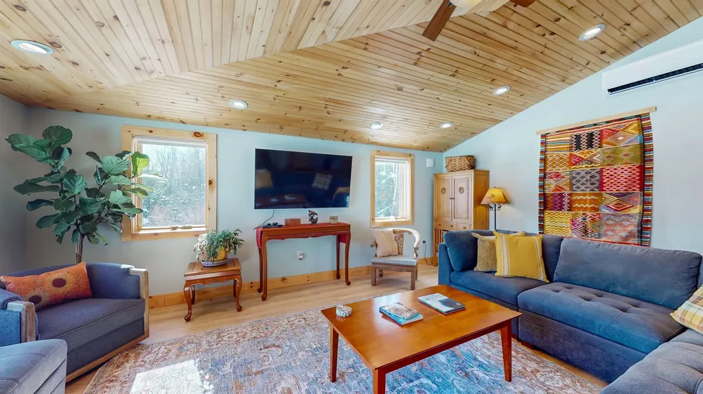 2430 North Branch Road Ripton VT 05766