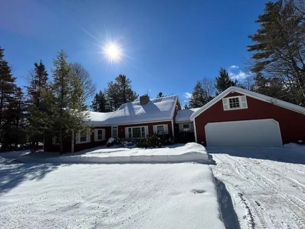 49 Balsam Avenue New London NH 03257