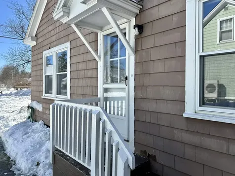 8 Newman Street Keene NH 03431