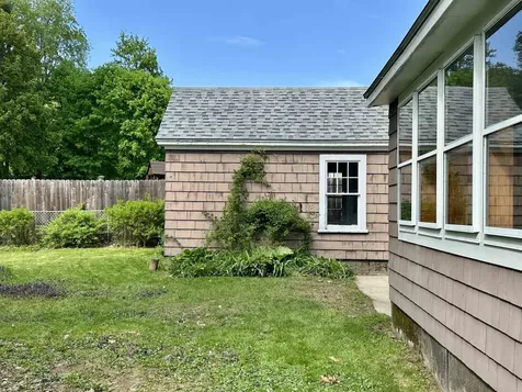 8 Newman Street Keene NH 03431