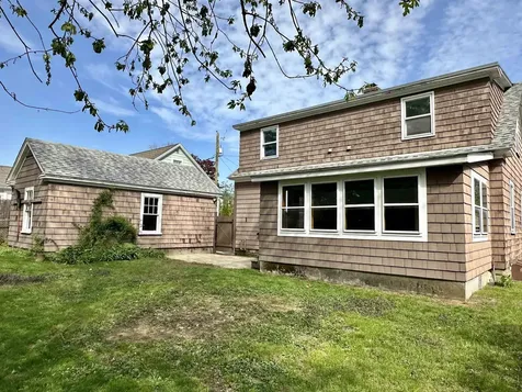 8 Newman Street Keene NH 03431