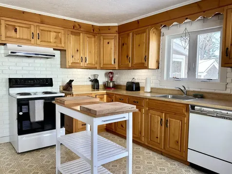 8 Newman Street Keene NH 03431