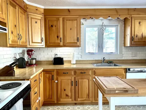 8 Newman Street Keene NH 03431