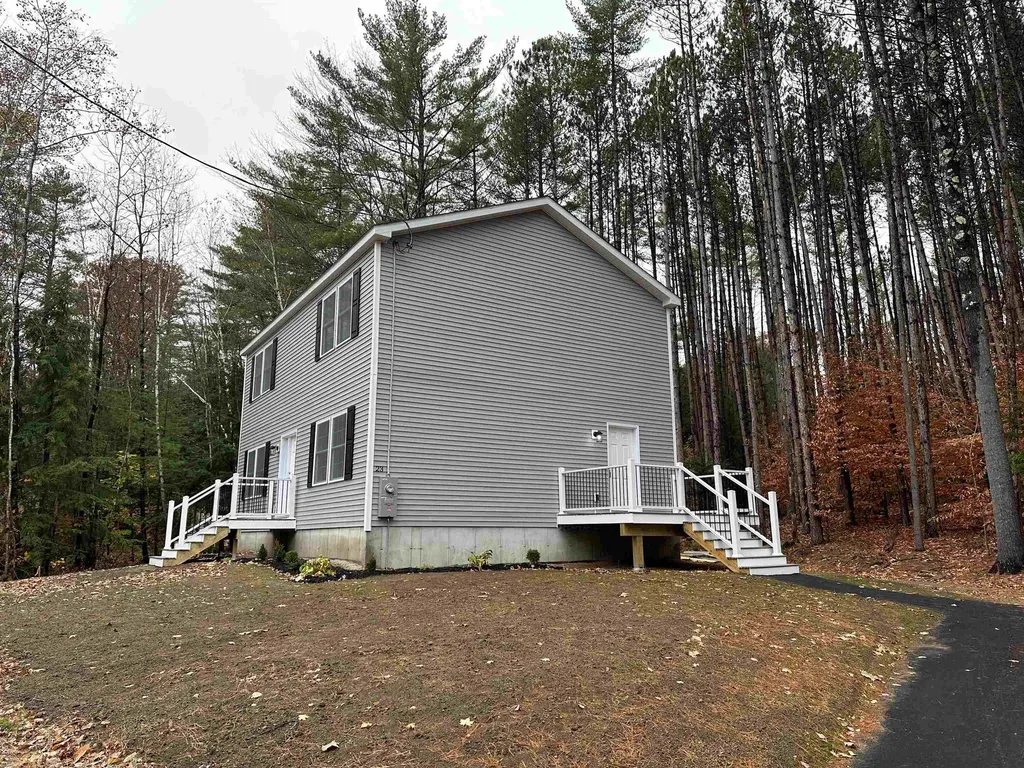 23 Woodlawn Avenue Hillsborough NH 03244