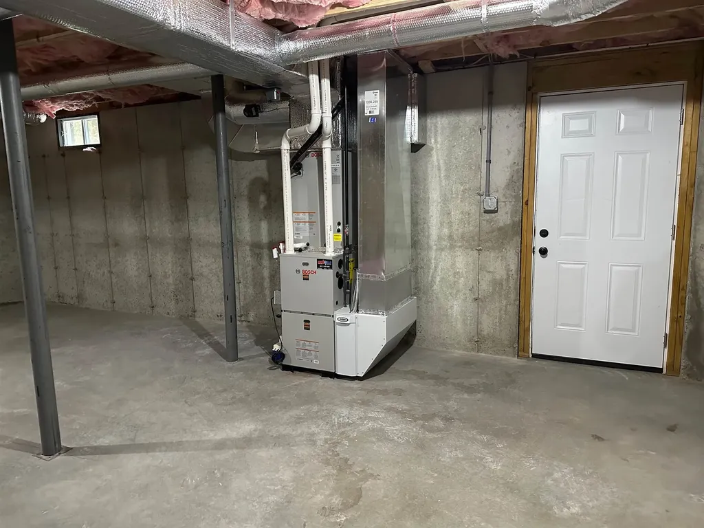 23 Woodlawn Avenue Hillsborough NH 03244