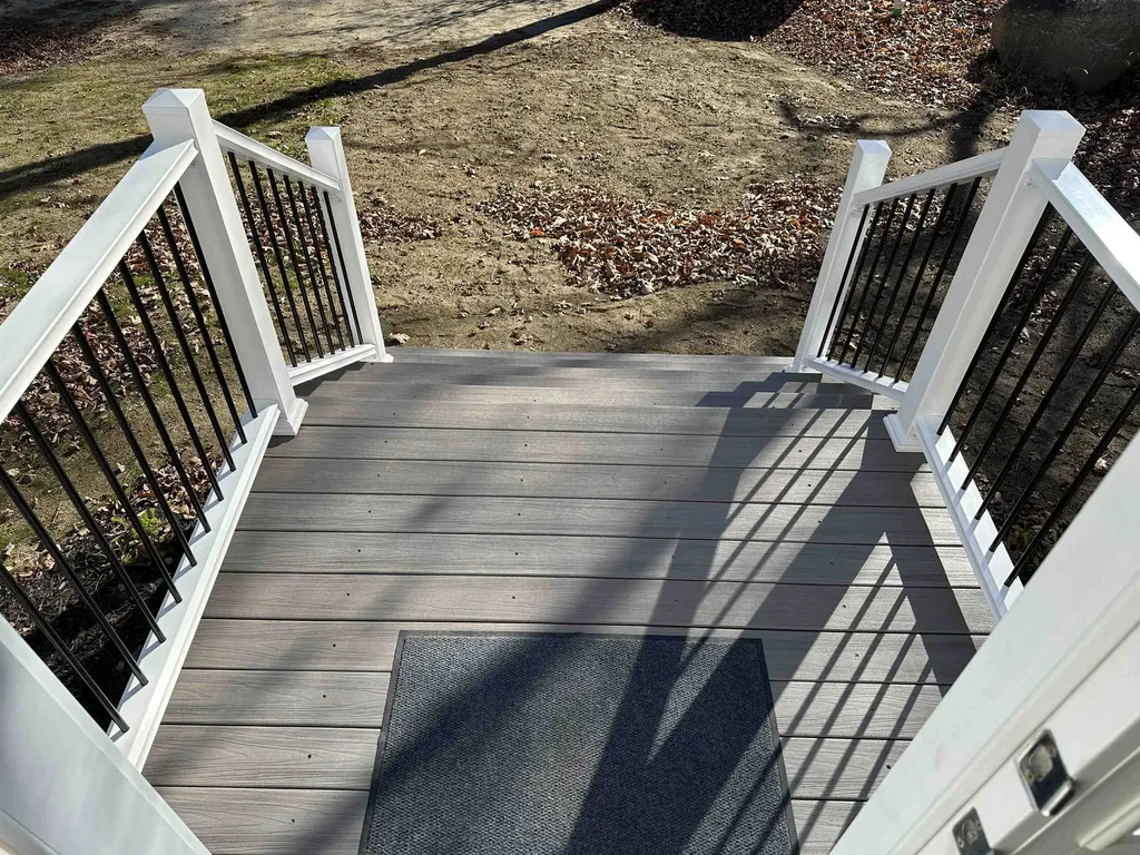 23 Woodlawn Avenue Hillsborough NH 03244