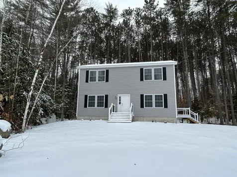 23 Woodlawn Avenue Hillsborough NH 03244