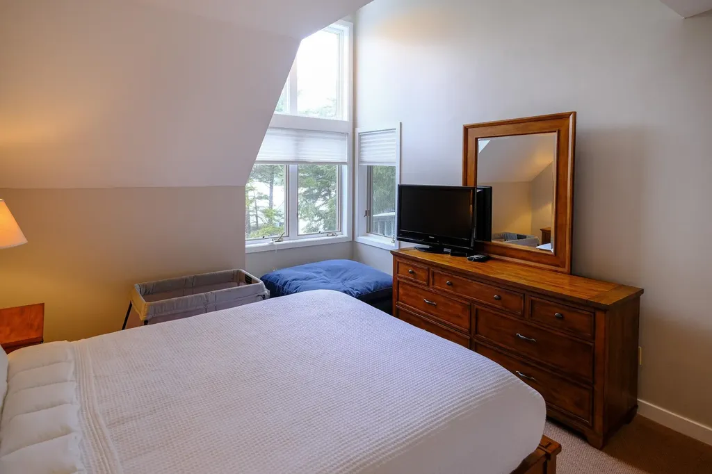 24 Ledgewood Road Ludlow VT 05149