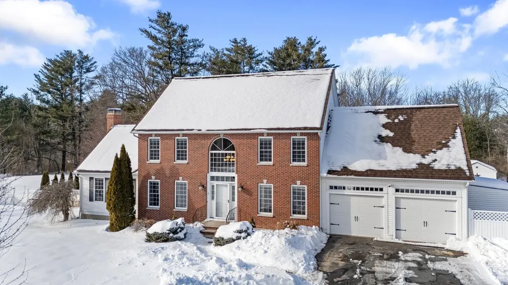 2 Buckingham Drive Londonderry NH 03053