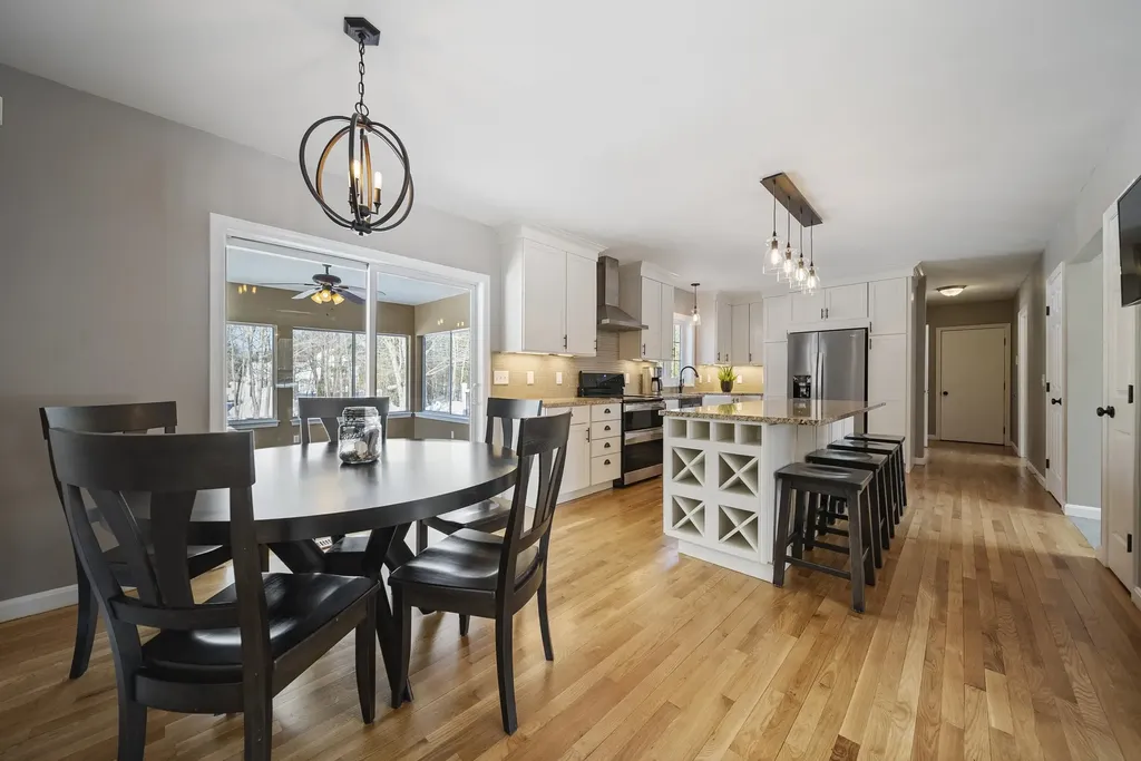 2 Buckingham Drive Londonderry NH 03053