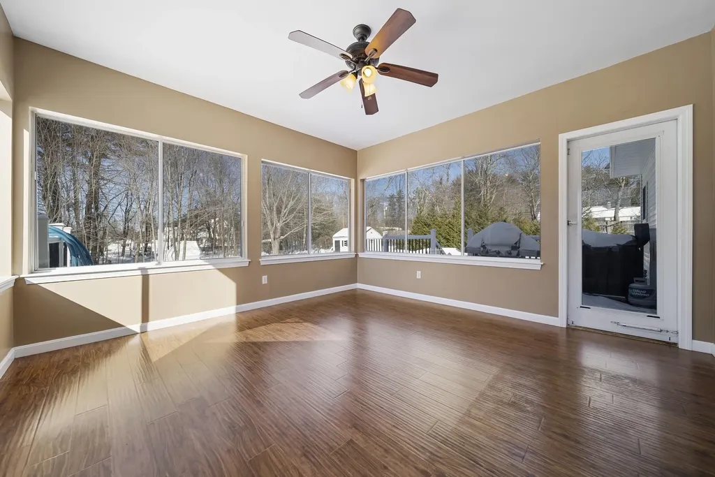 2 Buckingham Drive Londonderry NH 03053