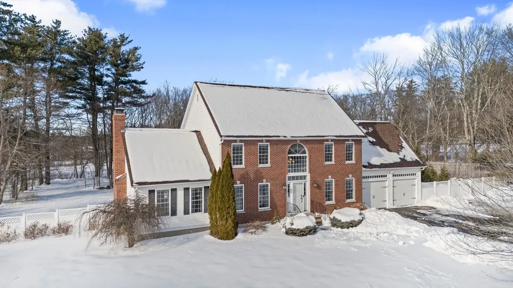 2 Buckingham Drive Londonderry NH 03053