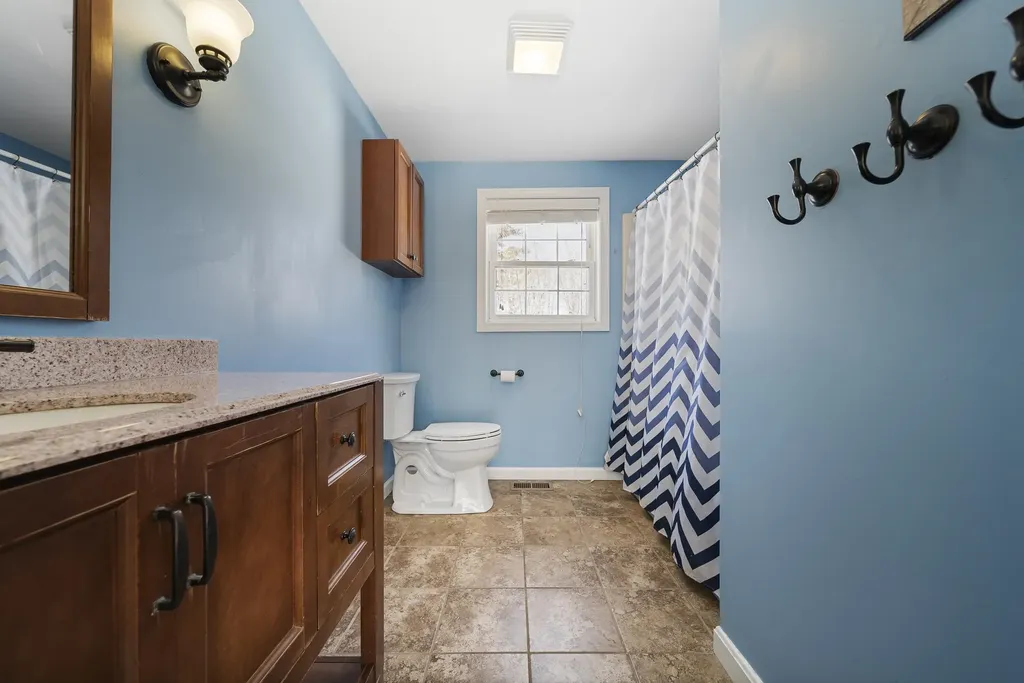 2 Buckingham Drive Londonderry NH 03053