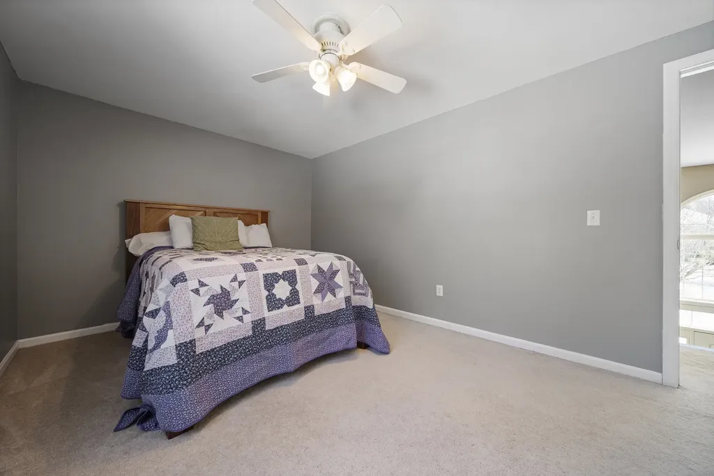 2 Buckingham Drive Londonderry NH 03053