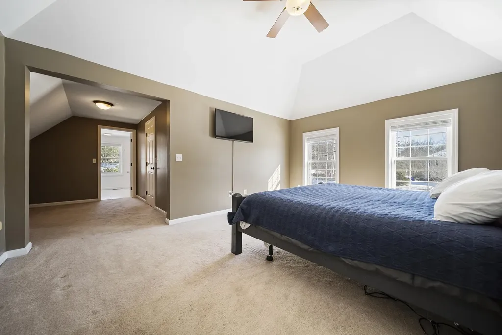 2 Buckingham Drive Londonderry NH 03053