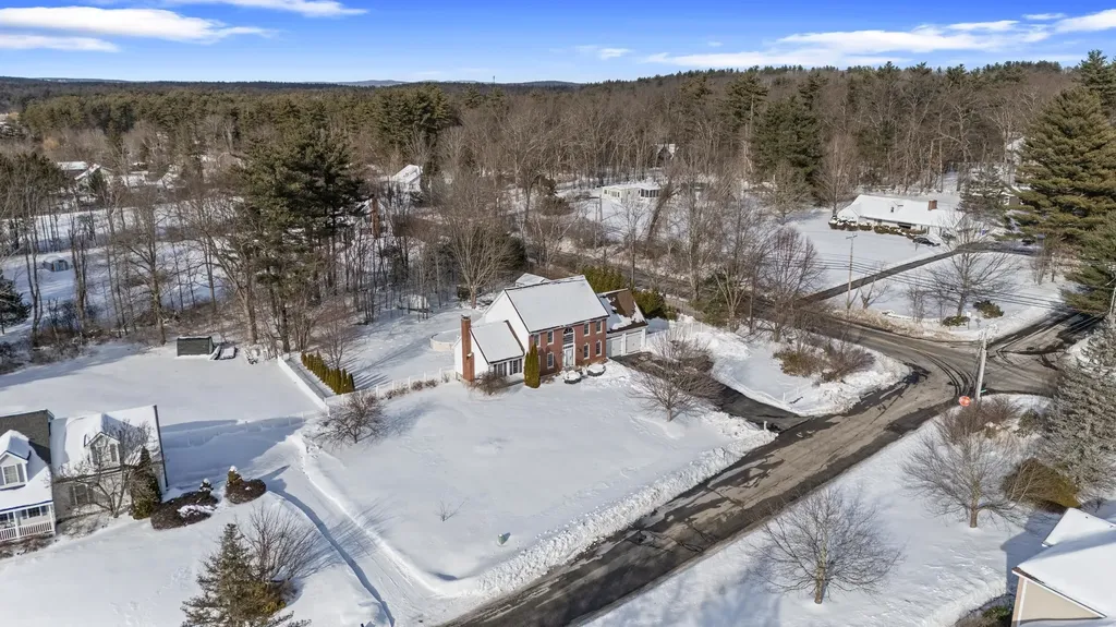 2 Buckingham Drive Londonderry NH 03053