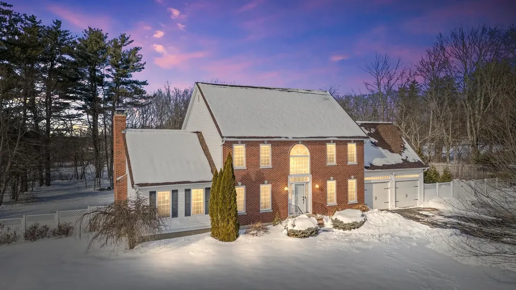 2 Buckingham Drive Londonderry NH 03053