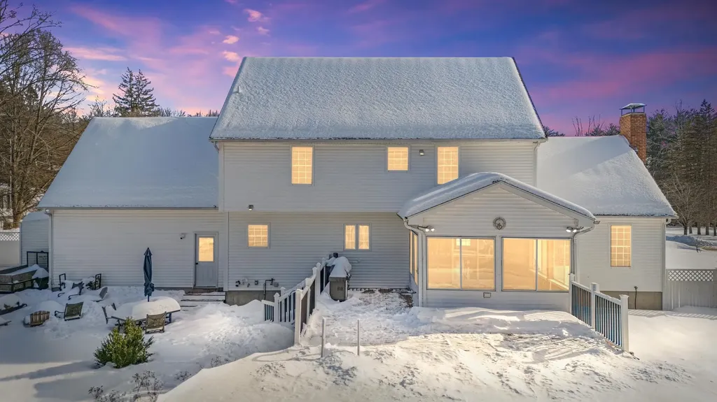 2 Buckingham Drive Londonderry NH 03053
