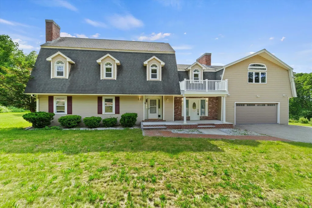 4 Hilltop Drive Hudson NH 03051