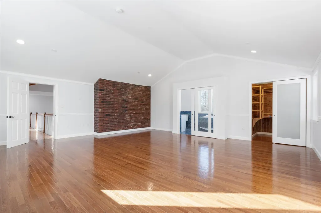 4 Hilltop Drive Hudson NH 03051