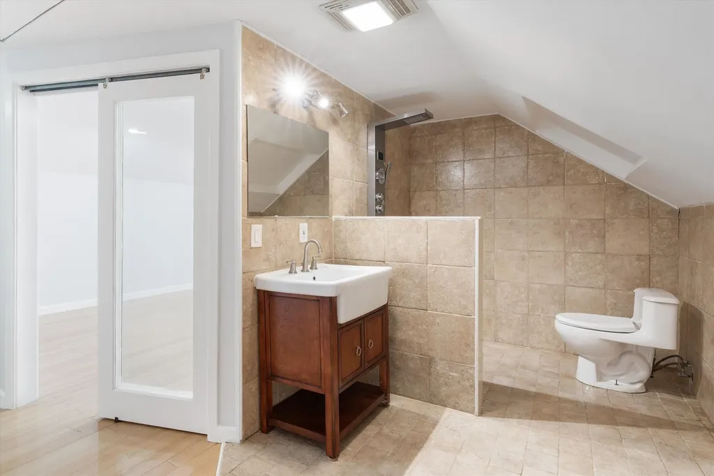 4 Hilltop Drive Hudson NH 03051