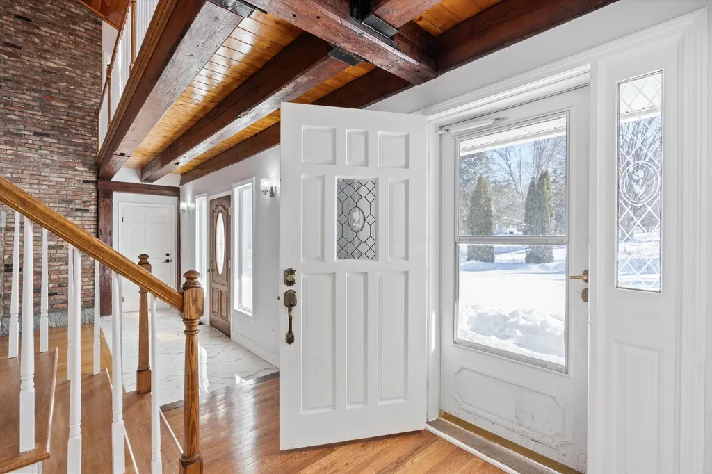 4 Hilltop Drive Hudson NH 03051