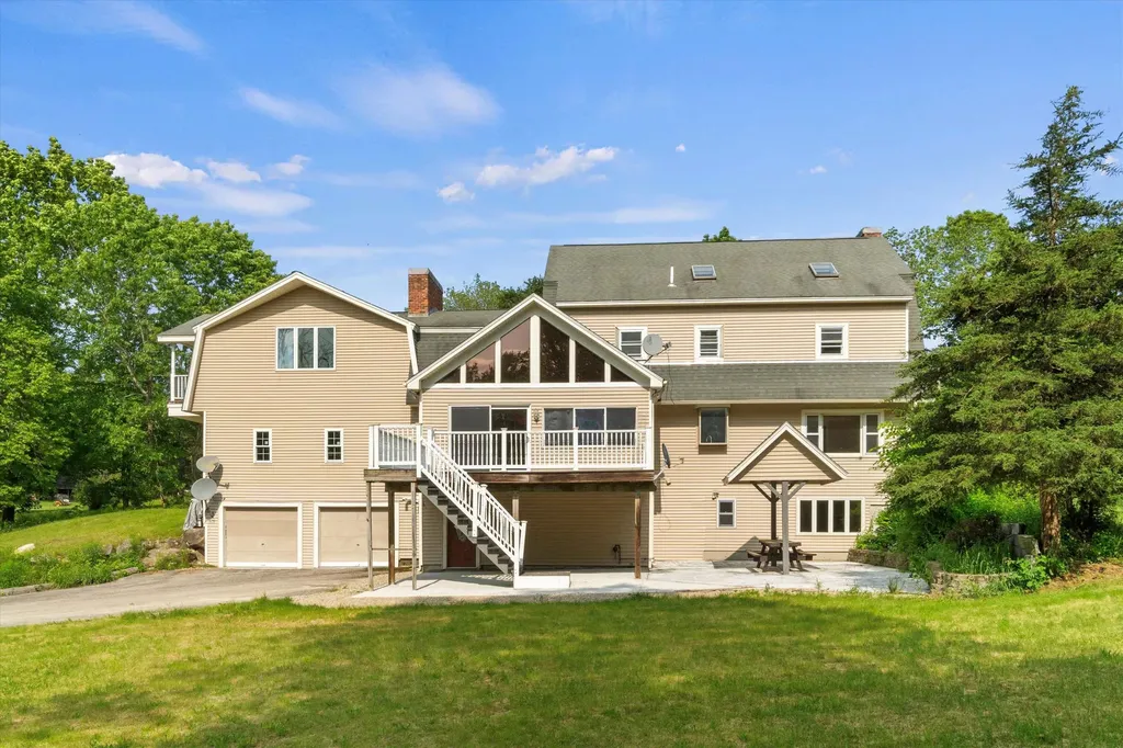 4 Hilltop Drive Hudson NH 03051