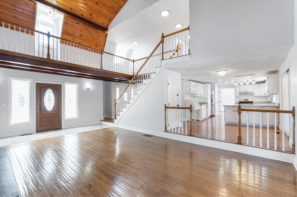 4 Hilltop Drive Hudson NH 03051