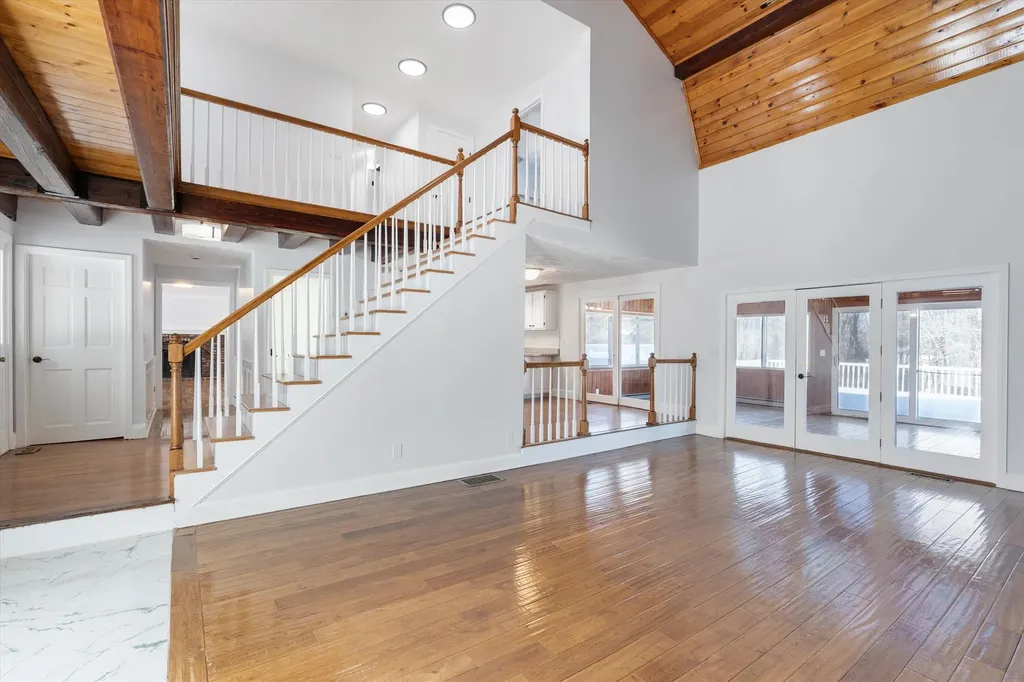 4 Hilltop Drive Hudson NH 03051