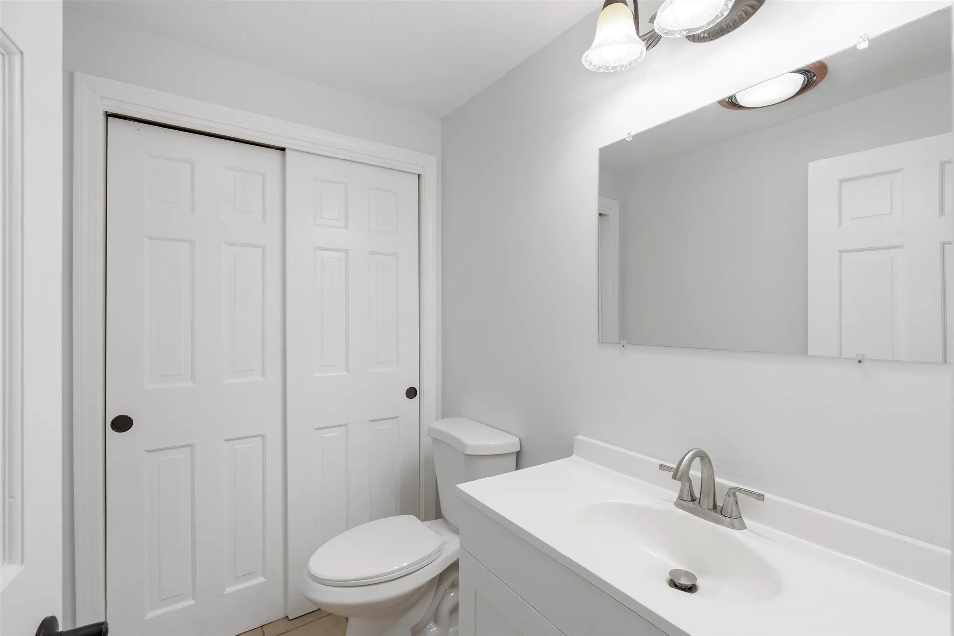 4 Hilltop Drive Hudson NH 03051