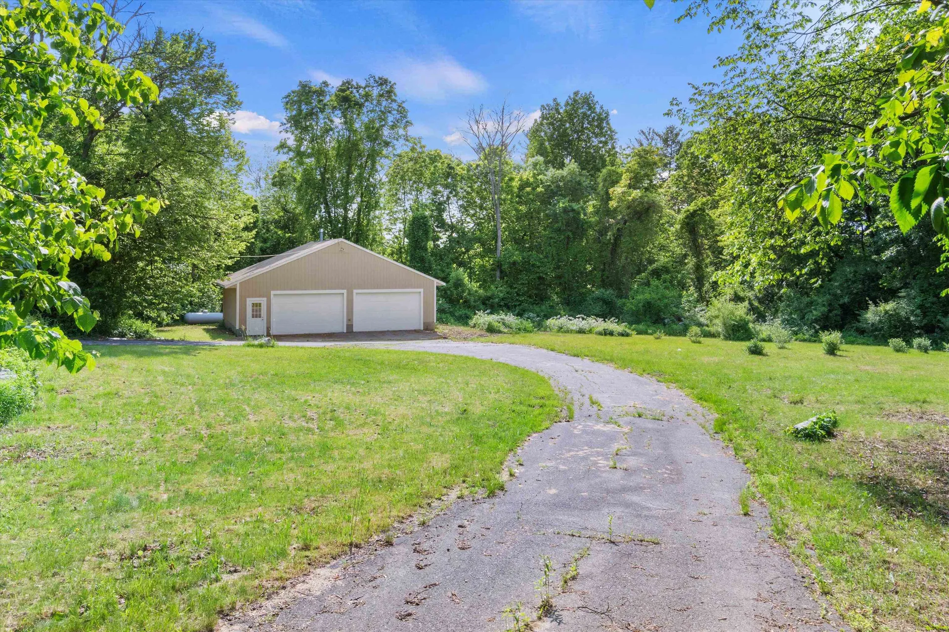 4 Hilltop Drive Hudson NH 03051