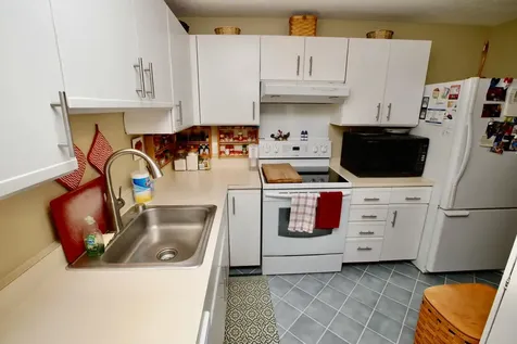 2 Timberwood Drive Goffstown NH 03045