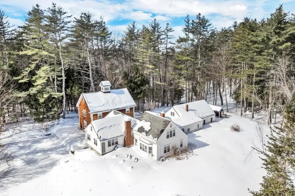 591 Whittier Highway Sandwich NH 03227