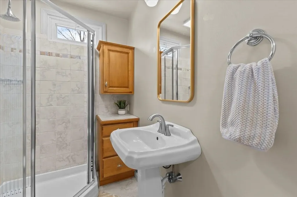 3 Oneida Avenue Essex Junction VT 05452