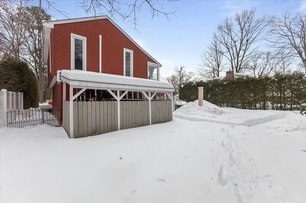 3 Oneida Avenue Essex Junction VT 05452