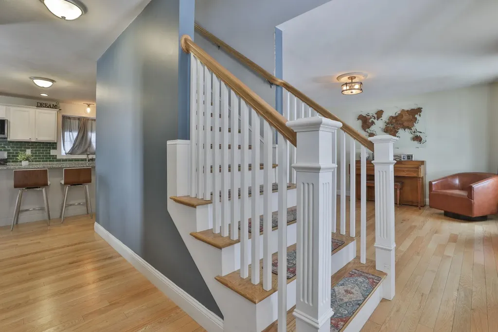 19 Cummings Street Hudson NH 03051