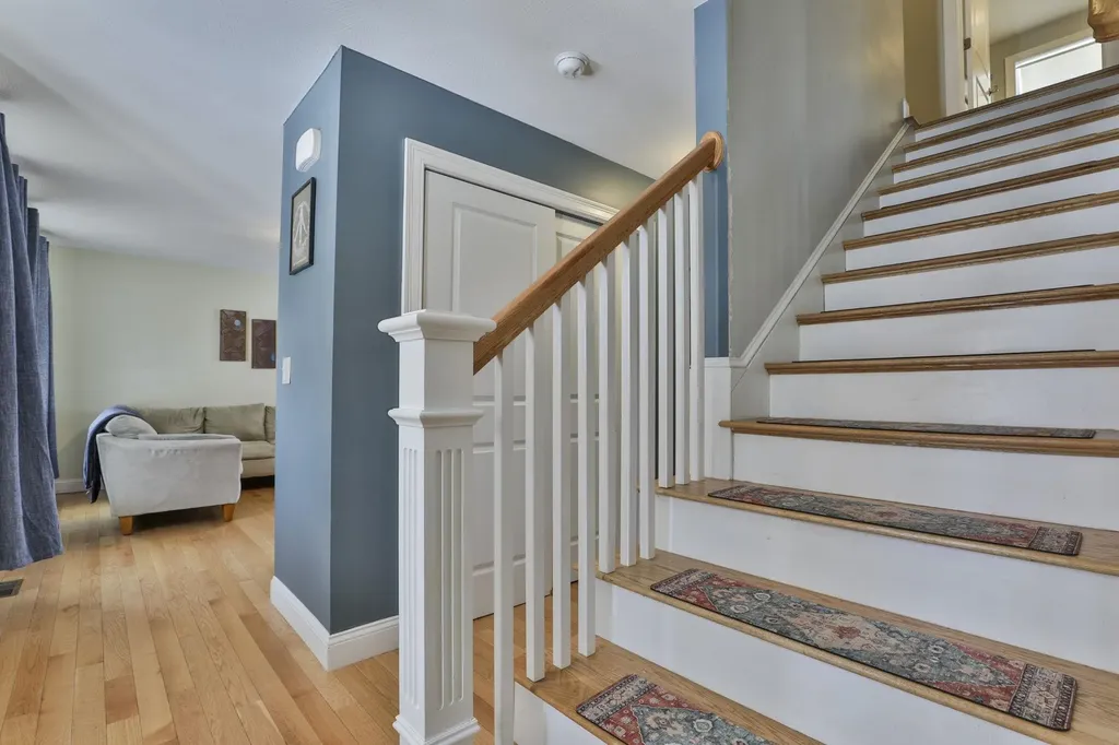 19 Cummings Street Hudson NH 03051