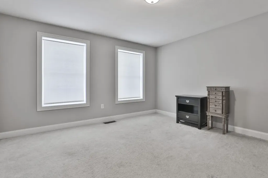 19 Cummings Street Hudson NH 03051