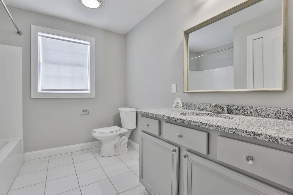 19 Cummings Street Hudson NH 03051