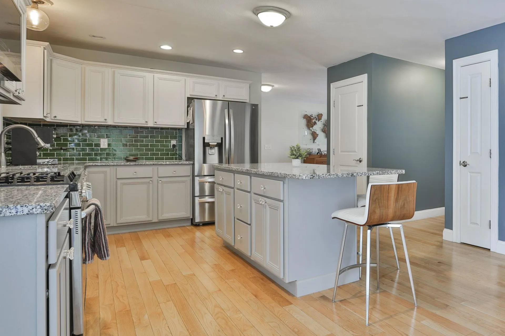 19 Cummings Street Hudson NH 03051