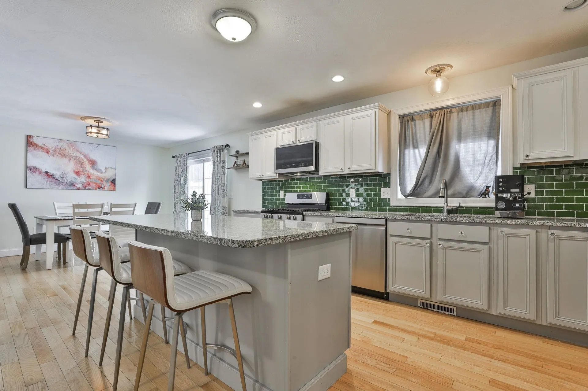 19 Cummings Street Hudson NH 03051