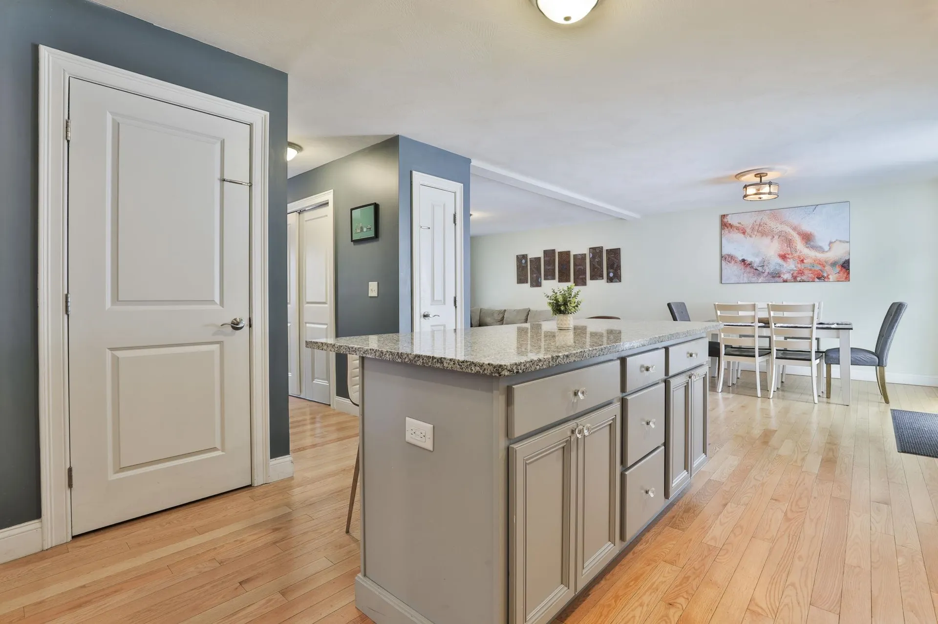 19 Cummings Street Hudson NH 03051