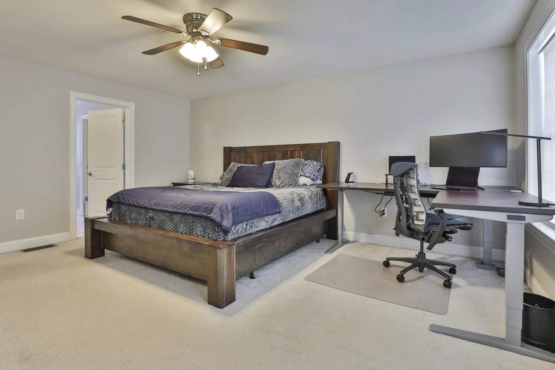 19 Cummings Street Hudson NH 03051