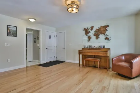 19 Cummings Street Hudson NH 03051