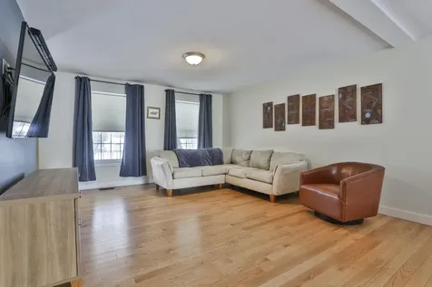 19 Cummings Street Hudson NH 03051