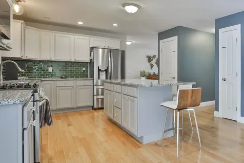 19 Cummings Street Hudson NH 03051