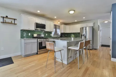 19 Cummings Street Hudson NH 03051