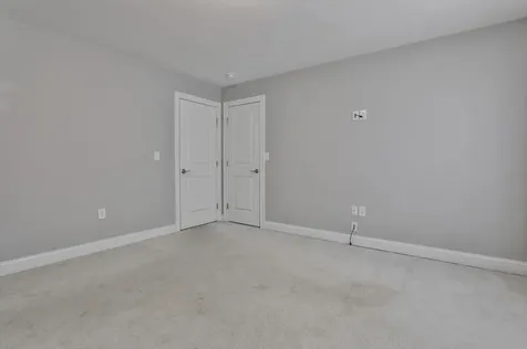 19 Cummings Street Hudson NH 03051